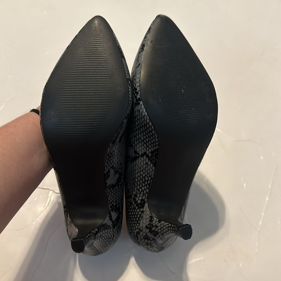 Riverberry Grey Snake Print Women’s 6 KATYO1 Kitten Heels Y2K Alternative - Picture 5 of 6